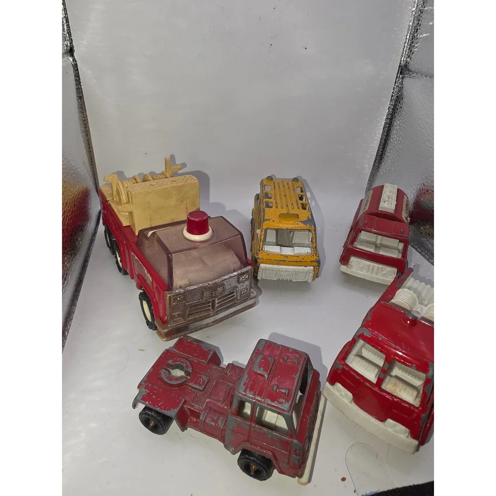 Vtg Tootsie Diecast Toy Truck Lot Fire Engine Chemical Extinguisher Van 5pc Set